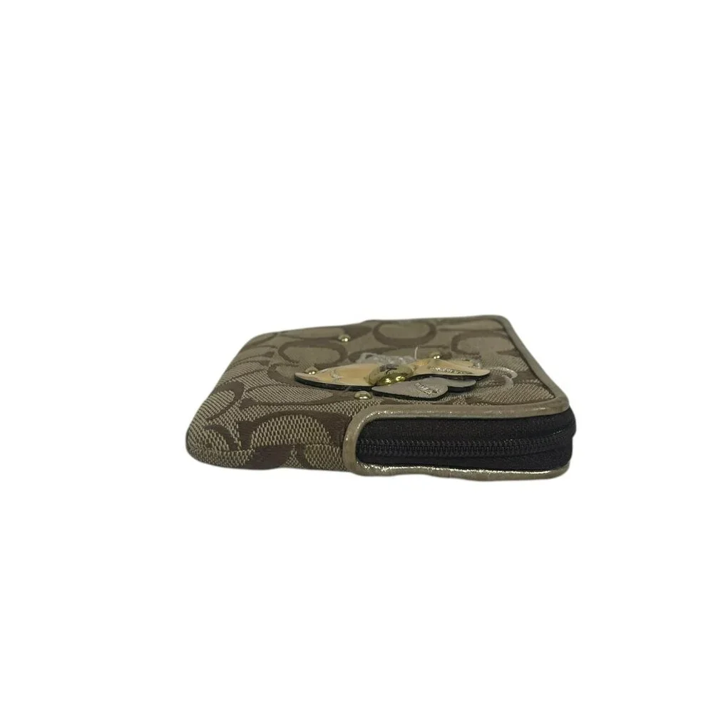 Coach Signature C Canvas Wristlet (missing strap) with Flower - Picture 3 of 11